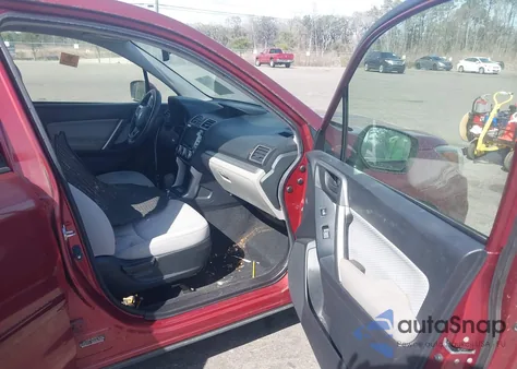 2017 Subaru Forester 2.5I Premium z USA, uszkodzony, nr VIN JF2SJAEC6HH462883